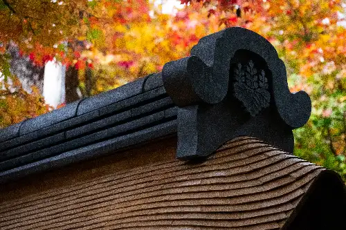 photo containing: Wood, Brown, Roof